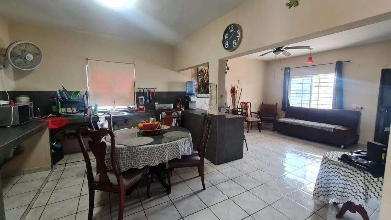 דירות מזטלן Casa A Pie De Playa Isla De La Piedra מראה חיצוני תמונה