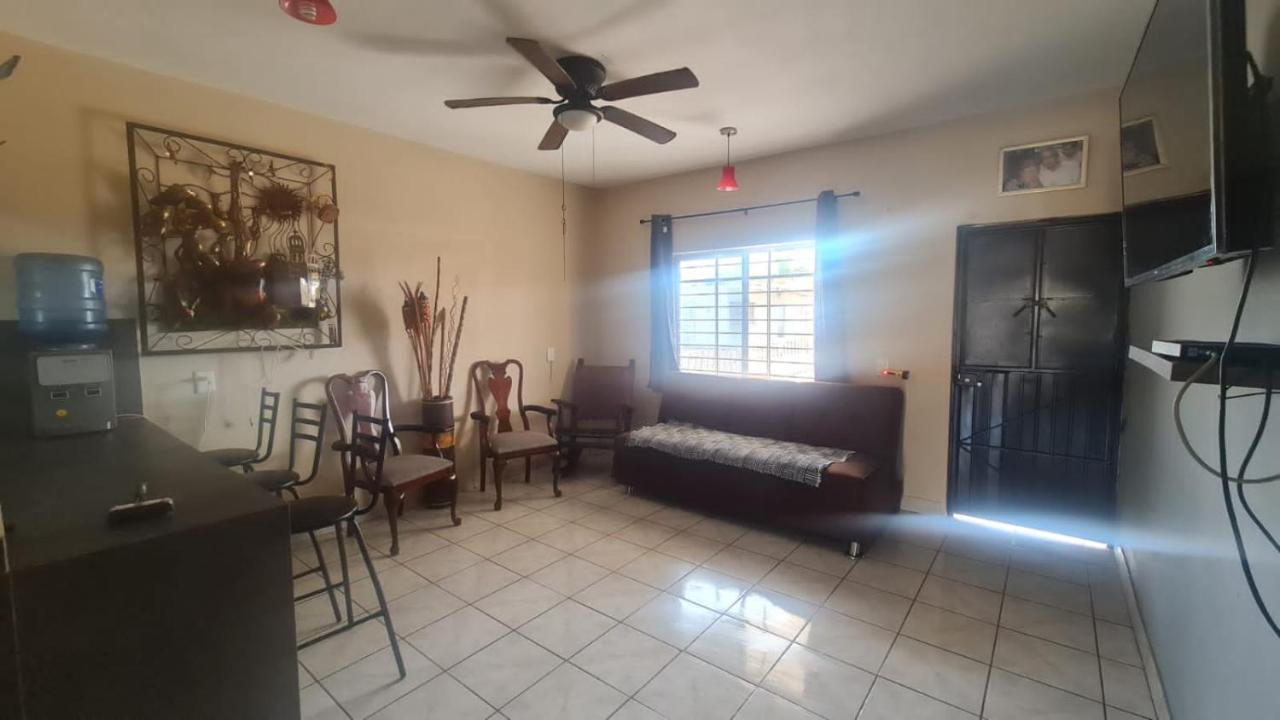 דירות מזטלן Casa A Pie De Playa Isla De La Piedra מראה חיצוני תמונה